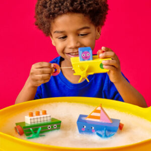 Alternative view of Kidoki Wind-Up Boat